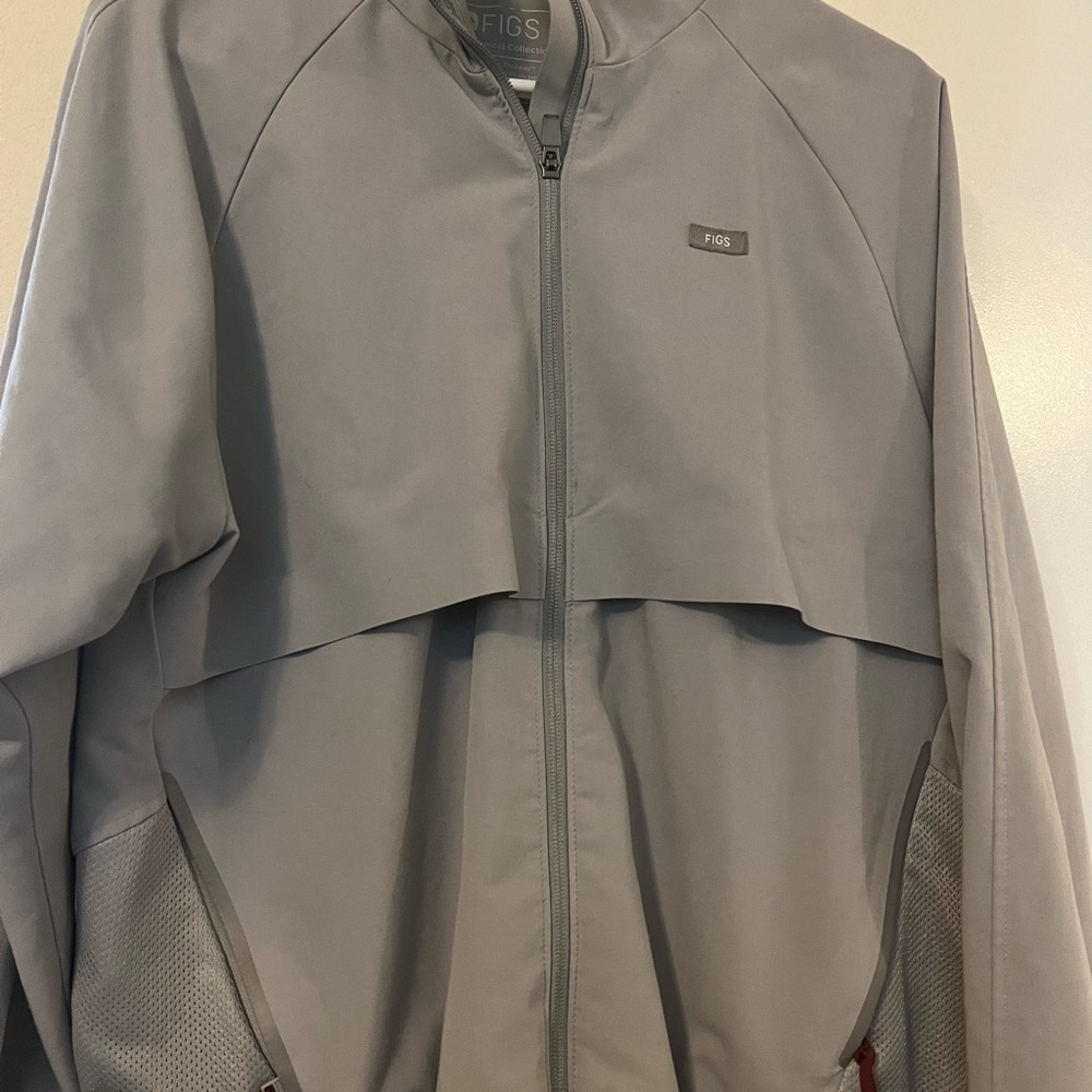 FIGS Gray Women’s Scrub Jacket